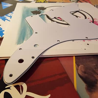 Guitartist Mark Hoppus Signature Jaguar Bass Pickguard - White 3 ply 2023 White 3 Ply ( W / B / W) image 4