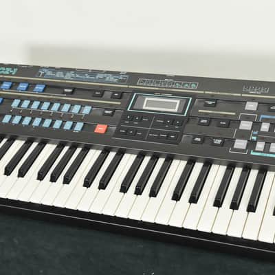 Casio CZ-1 61-Key Keyboard Synthesizer with Carrying Case CG006Q7 image 4