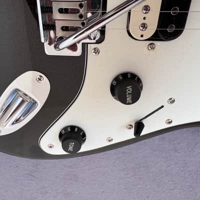Squier Contemporary Stratocaster HSS with Laurel Fretboard 2018 - Black Metallic image 11