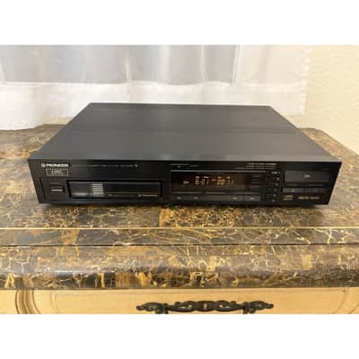 Yamaha Vintage Yamaha CDX-520 Natural Sound Compact Disc Player