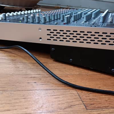 Mackie Onyx 1620i 16-Channel Analog Mixer | Onyx Preamps | Perkins EQ | FireWire Audio Interface image 20
