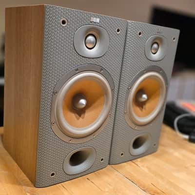 B&W DM601 S3 Bookshelf Speakers - Enjoyed & Sound Amazing - Pair image 4