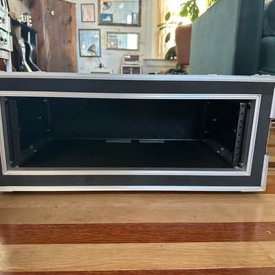 Audiopile A3UE-10 3-Space Shock Mount 10” Rack Depth 2023 - Black image 1