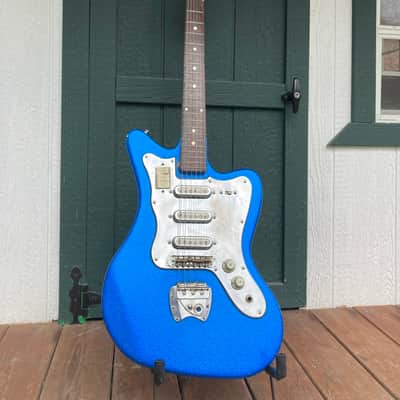 Fujigen Gakki  Blue sparkle Jazzmaster copy image 12