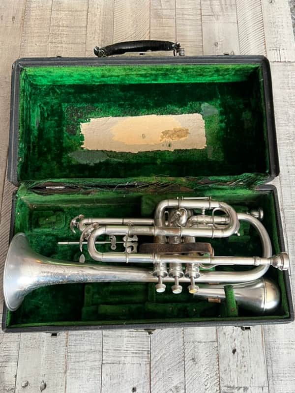 1912 C.G. Conn “Wonder” Cornet – Silver Plate – Engraved Bell – Plays Well – Elkhart, Ind. image 1