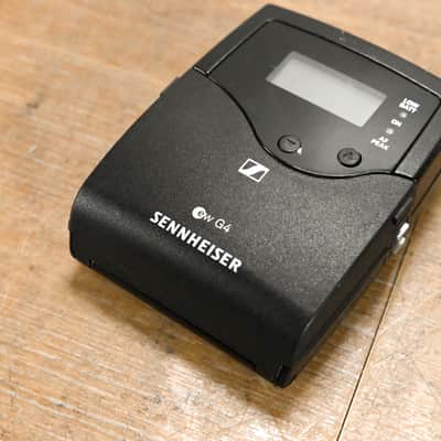 Sennheiser SK 300 G4 Wireless Bodypack Transmitter - 558-608 MHz CG012KY image 2