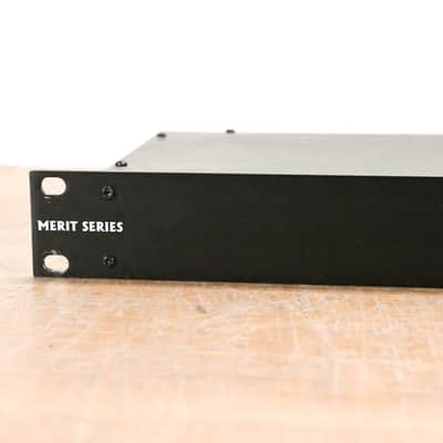 Furman M-8 8-Outlet Power Conditioner CG013ZL image 4