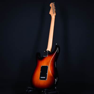 Fender Stevie Ray Vaughan Stratocaster 3-Tone Sunburst (US23110517) image 13
