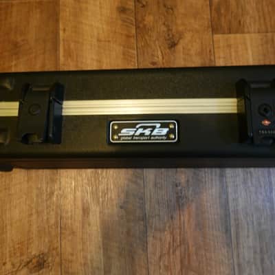SKB 1SKB-FS-6 Deluxe Strat / Tele Guitar Hard Case with TSA Latches 2010s - Black image 8