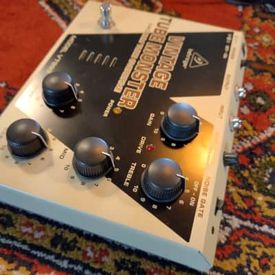 Mind - Behringer VT999 Vintage Tube Monster Vacuum Tube Overdrive image 3
