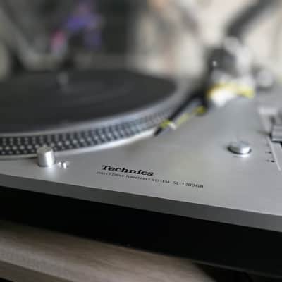 Technics SL-1200GR Turntable (Silver) w/ Ortofon Cart & Dust Cover (33/45/78) image 7