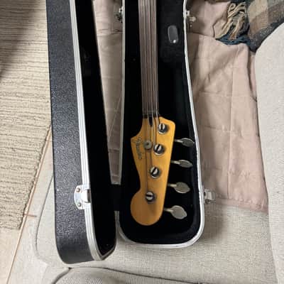 Fender F HOLE image 2
