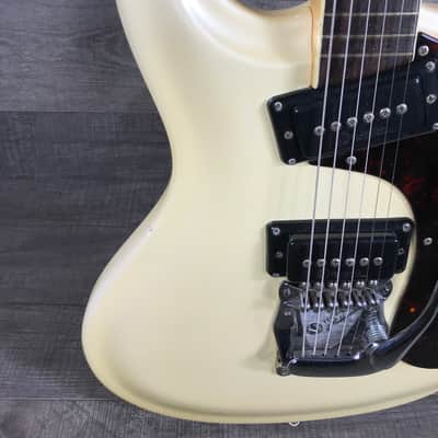 Mosrite Ventures Model 1965 Pearl White image 7