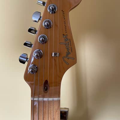 Fender American Professional II Stratocaster HSS with Maple Fretboard 2020 - Present 3-Color Sunburst image 5