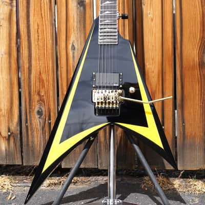 ESP LTD SIGNATURE ALEXI ARROWHEAD SE Black w/Yellow Pinstripe 6-String Electric w/hard case image 4