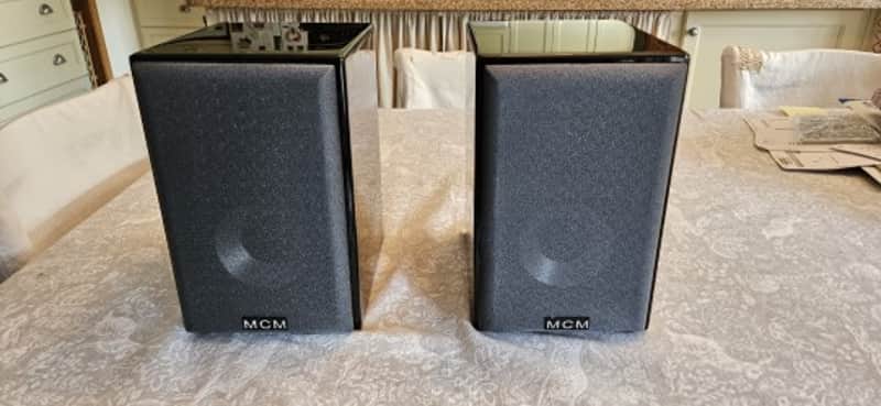 MCM Bookshelf two-way speakers w/dome tweeters 2000s - piano black image 1