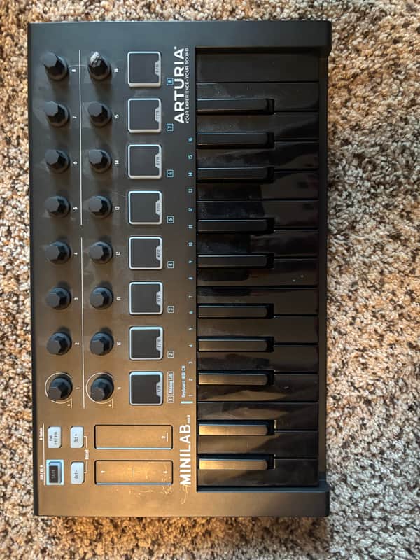Arturia MiniLab MKIII 25-Key MIDI Controller 2022 - Present - Deep Black image 1