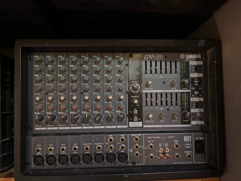 Yamaha EMX 88s - Black image 1
