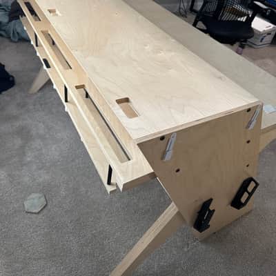 Output Defi Platform Desk 2021 - Natural Wood image 4
