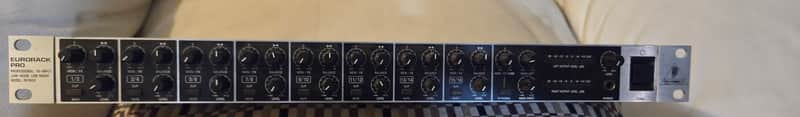 Behringer Eurorack Pro RX1602 16-Input Line Mixer