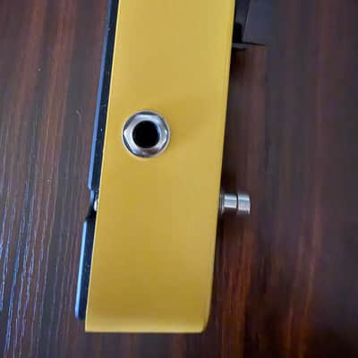 Joyo JF-09 Tremolo 2010s - Yellow image 4