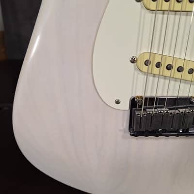 Fender American Ultra Luxe Vintage '50s Stratocaster 2025 - Present - White Blonde weighs 7.4 pounds image 4