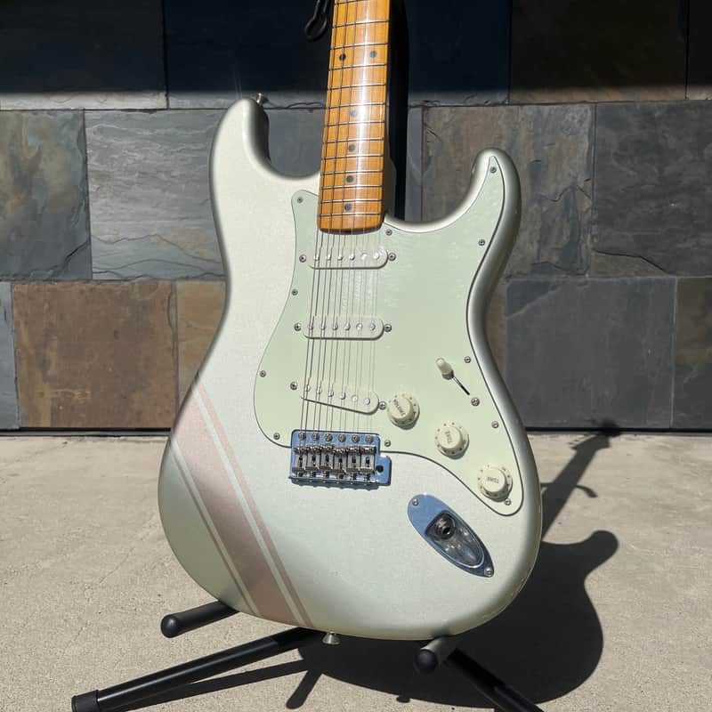 ギター Fender MIJ Traditional 50s Stratocaster Fender MIJ Traditional '50s Stratocaster Sunburst 2019 – Chicago