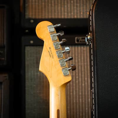Fender Standard Stratocaster – Brown Sunburst – Maple Fingerboard – Very Good Condition image 5