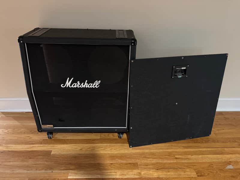 Marshall 1960AV Vintage 280-Watt 4x12" Angled Guitar Speaker Cabinet