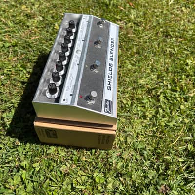Fender Shields Blender 2023 - Present - Silver / Black image 3
