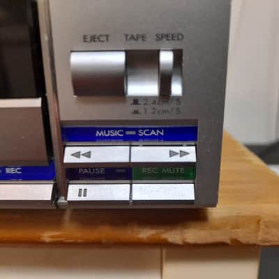 JVC D-M3 Stereo Microcassette Deck image 17