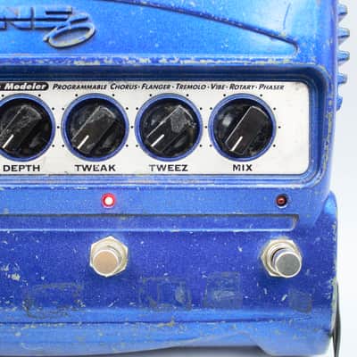 Line6 MM4 Modulation Modeler Guitar Effect Pedal Line 6 MDM0I5410000155 image 4