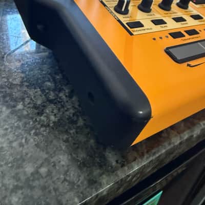 E-MU Systems XL7 AND Orbit 3 2001 - Yellow image 8