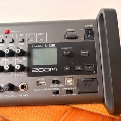 Zoom LiveTrak L-20R Rackmount Digital Mixer / Recorder 2010s - Grey / Blue image 2