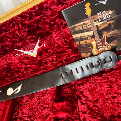 STEVIE RAY VAUGHAN SIGNATURE CUSTOM SHOP STRATOCASTER® RELIC® WITH CLOSET CLASSIC HARDWARE image 9