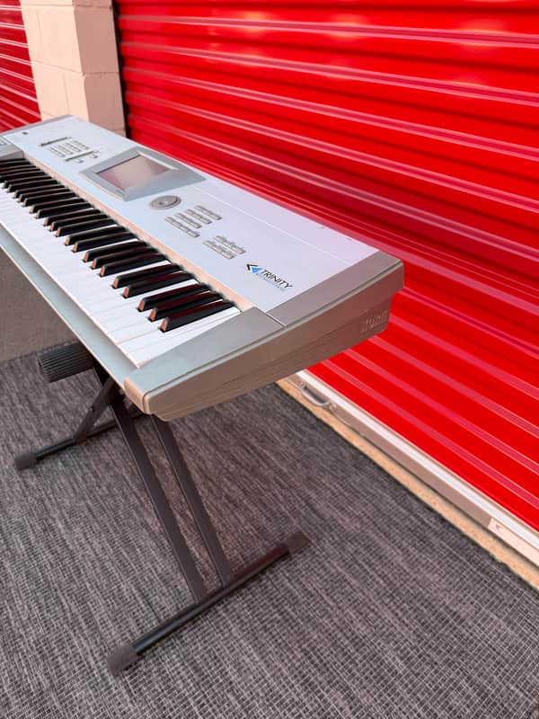 Korg Trinity 61-Key Music Workstation Synthesizer Keyboard w