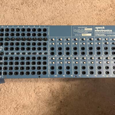 Speck Electronics Speck Xtramix 20ch Stereo 8 Bus Line/Keyboard Mixer image 2