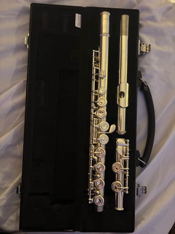 Save $200 on Silver-Plated Yamaha YFL-262 Flute