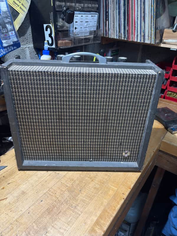 Kay 804 vibrato amp Mid 60’s image 1
