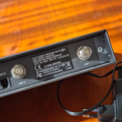 Sennheiser Sennheiser EM100 G2 True Diversity Receiver – Professional Wireless Performance image 5