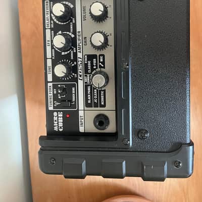 Roland Micro Cube 2-Watt 1x5" Guitar Combo 2004 - 2014 - Black image 4