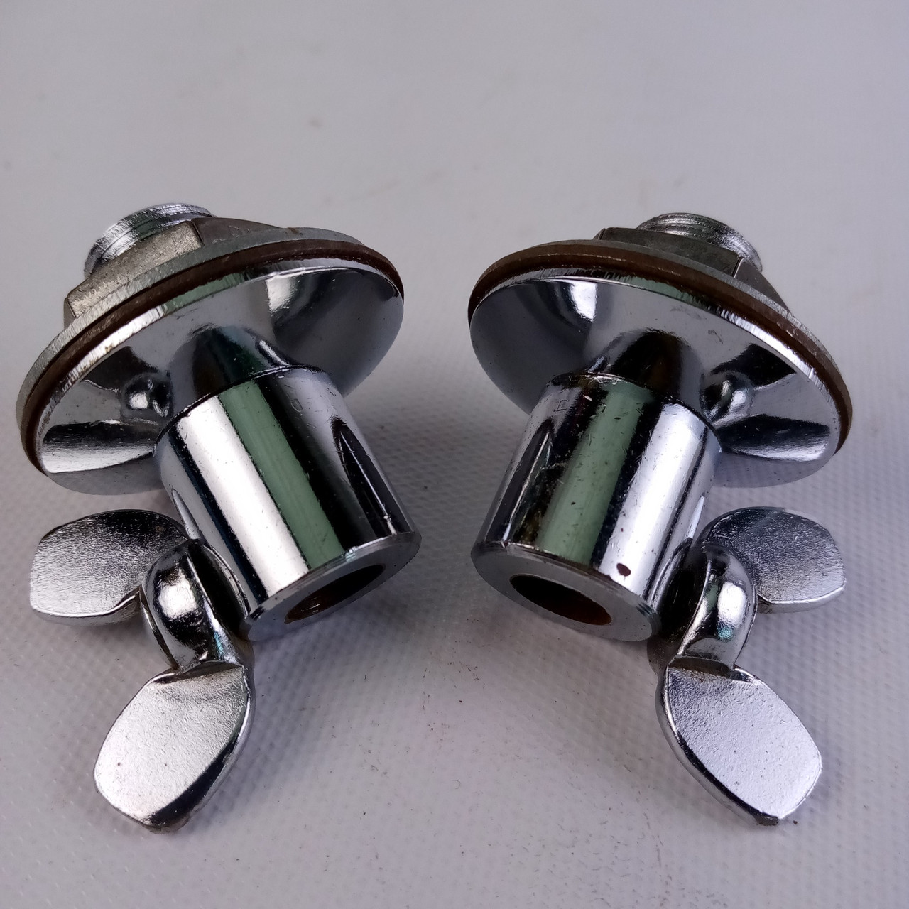 Ludwig/WFL Disappearing Spur Mounts Straight Bass Drum Leg Receiver Short50s W&A — main photograph