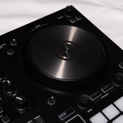 Native Instruments Traktor Kontrol S2 MK3 2018 - Black image 8