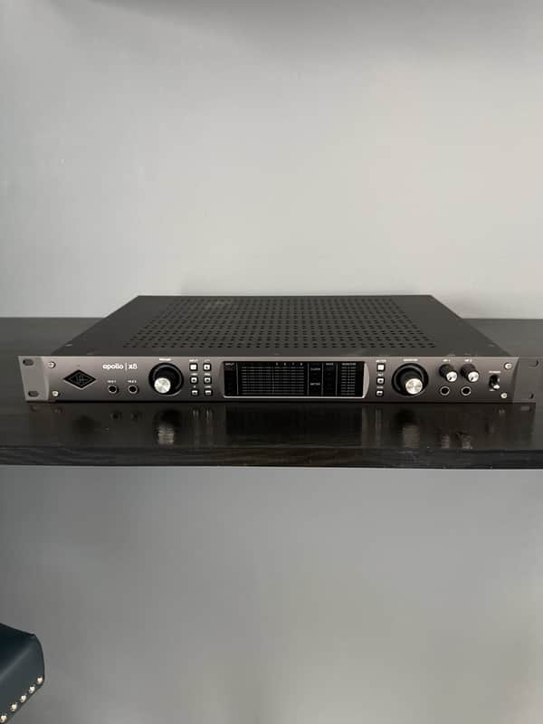 Universal Audio Apollo x8 Thunderbolt 3 Audio Interface 2018 - Present - Black image 1
