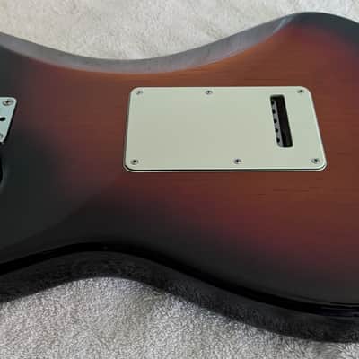 2013 Fender American Deluxe Stratocaster with Rosewood Fretboard - 3-Color Sunburst image 12