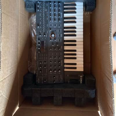 Sequential Pro 3 37-Key 3-Voice Monophonic / Paraphonic Synthesizer 2020 - Present - Black image 3