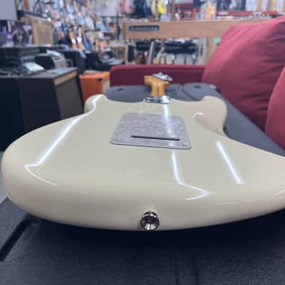 Fender American Professional II Stratocaster Maple Fretboard 2022 - Olympic White image 19