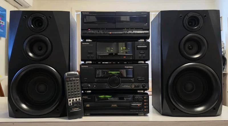 VINTAGE TECHNICS STEREO SYSTEM/5CD/PHONO/AUX/MADE IN JAPAN