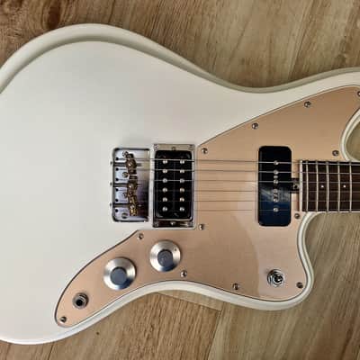 Tokyo Special Bacchus Handmade Surfbreaker Matte Pearl White Offset Jazzmaster Type Custom Shop Masterbuilt image 2