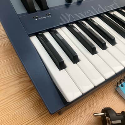 Waldorf Micro Q 37-Key Synthesizer 1999 - 2011 - Blue image 7